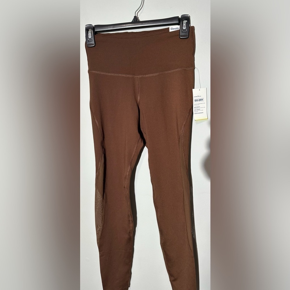 Old Navy High-Waisted Elevate Mesh-Trim Compression Size Large - Picture 8 of 14